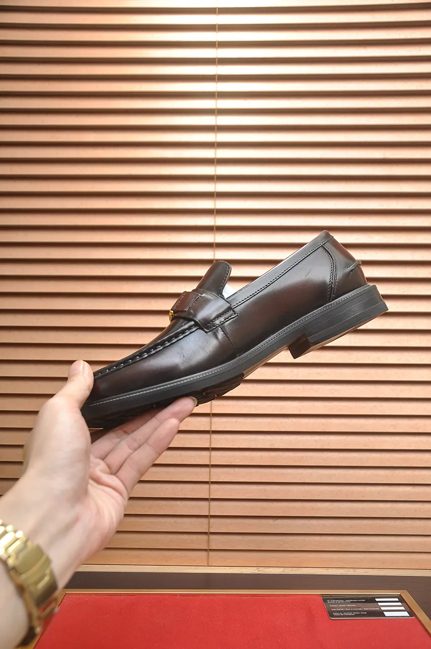 Men's shoes 💰500💶 [FENDI] The latest high-end men's shoes in Hong Kong! Original quality. The upper is made of imported cowhide material and cowhide lining! Super comfortable on the foot, original wear-resistant outsole, luxurious, fashionable, casual and versatile! Size: 38-45 (45 customized)